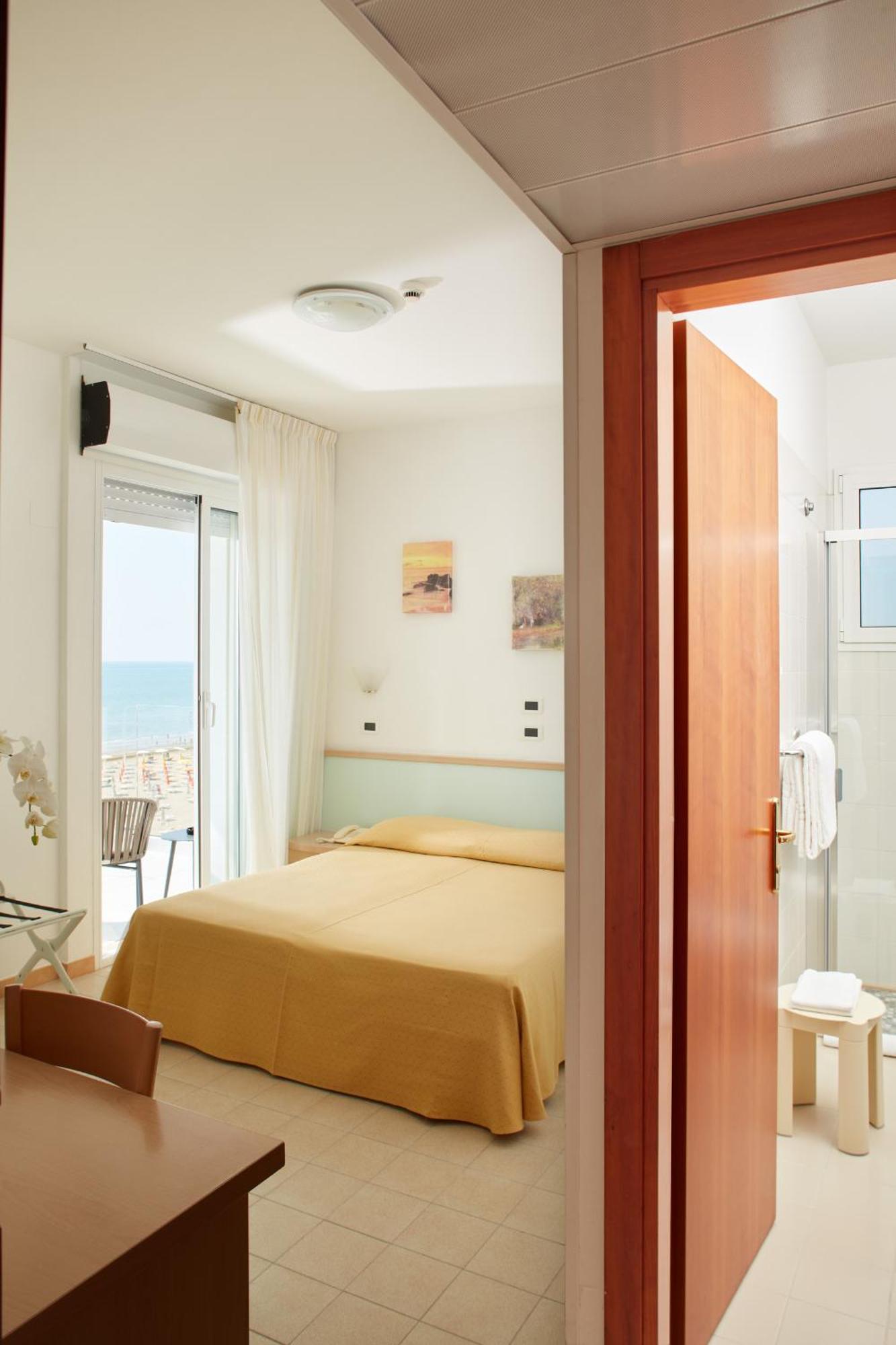 Hotel Pelikan Lignano Sabbiadoro Exterior foto